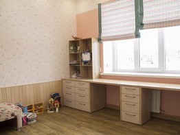 Рабочий стол и тумба для детской комнаты из экологичного материала